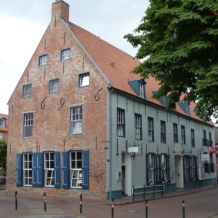 Hohes Haus Hotel Greetsiel Exterior photo