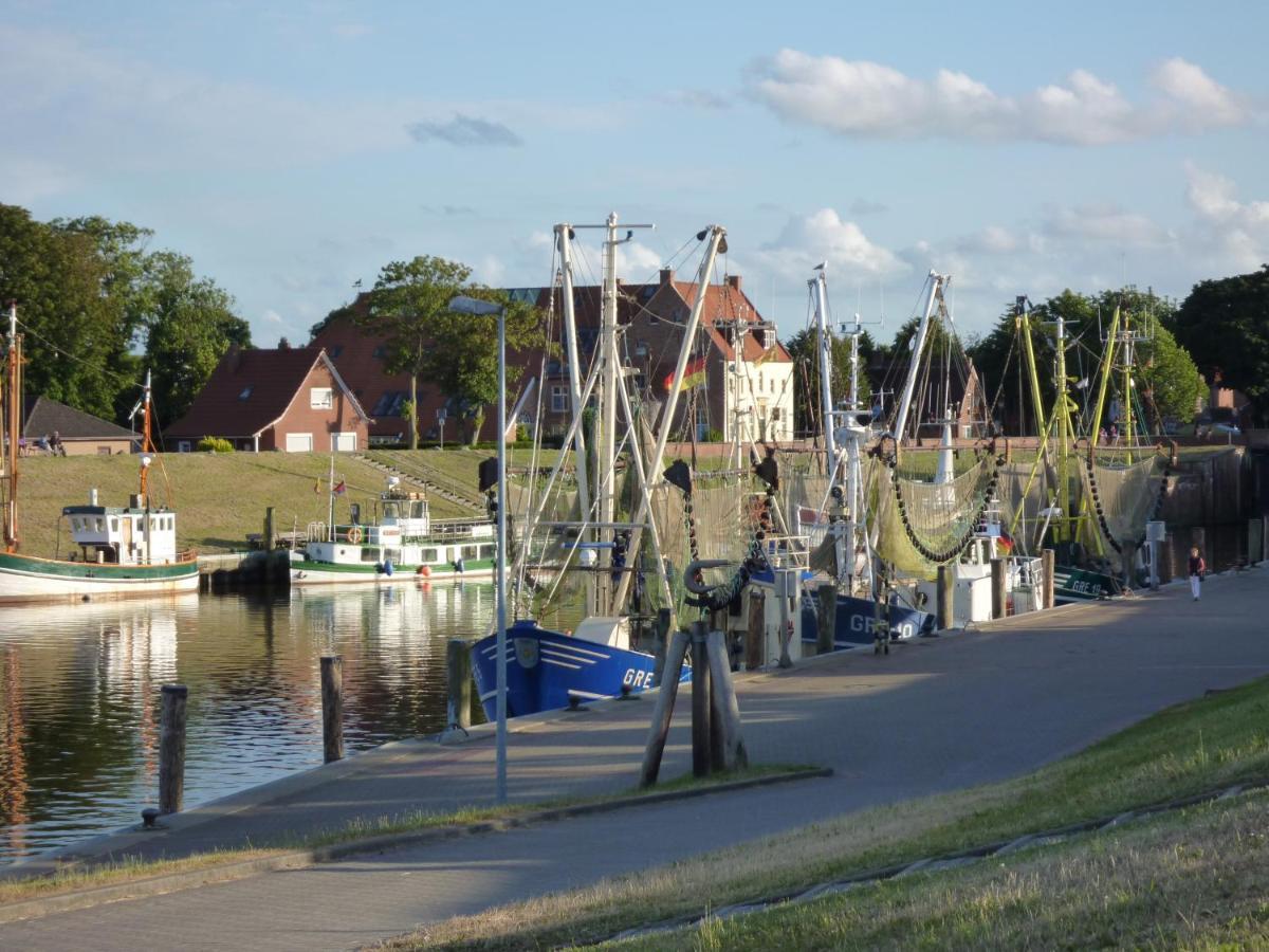 Hohes Haus Hotel Greetsiel Exterior photo